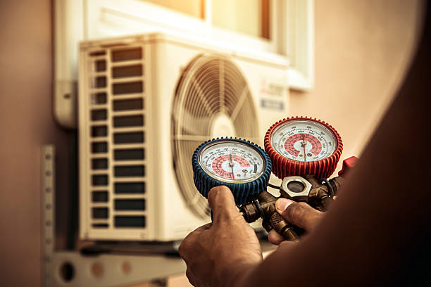 Professional Hvac technician working in Orting, WA